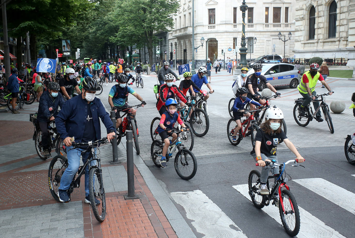 Fotos: Marcha ciclista para reclaramar un Bidegorri entre Bilbao y Barakaldo