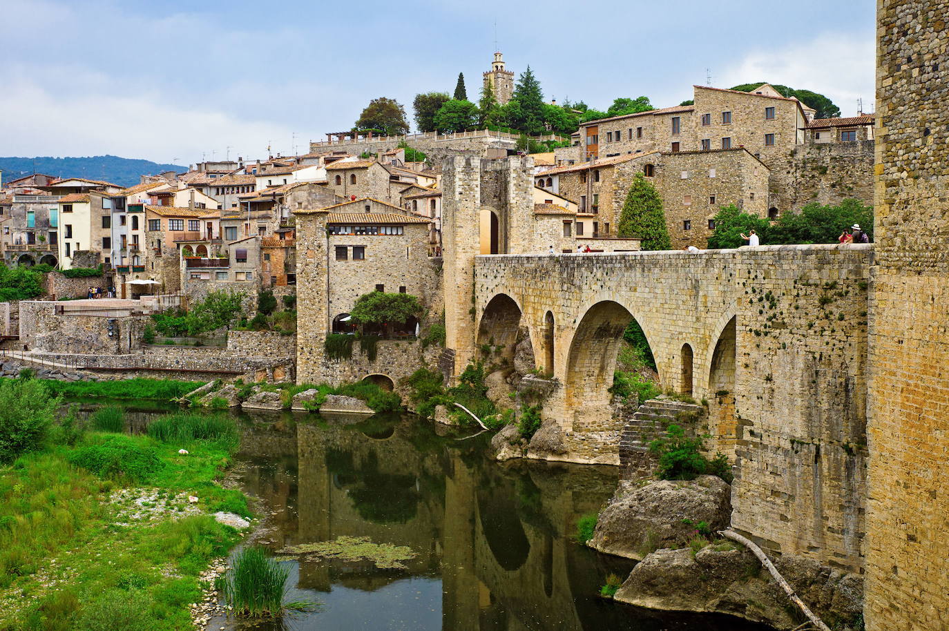 7.- BESALÚ (GERONA) 