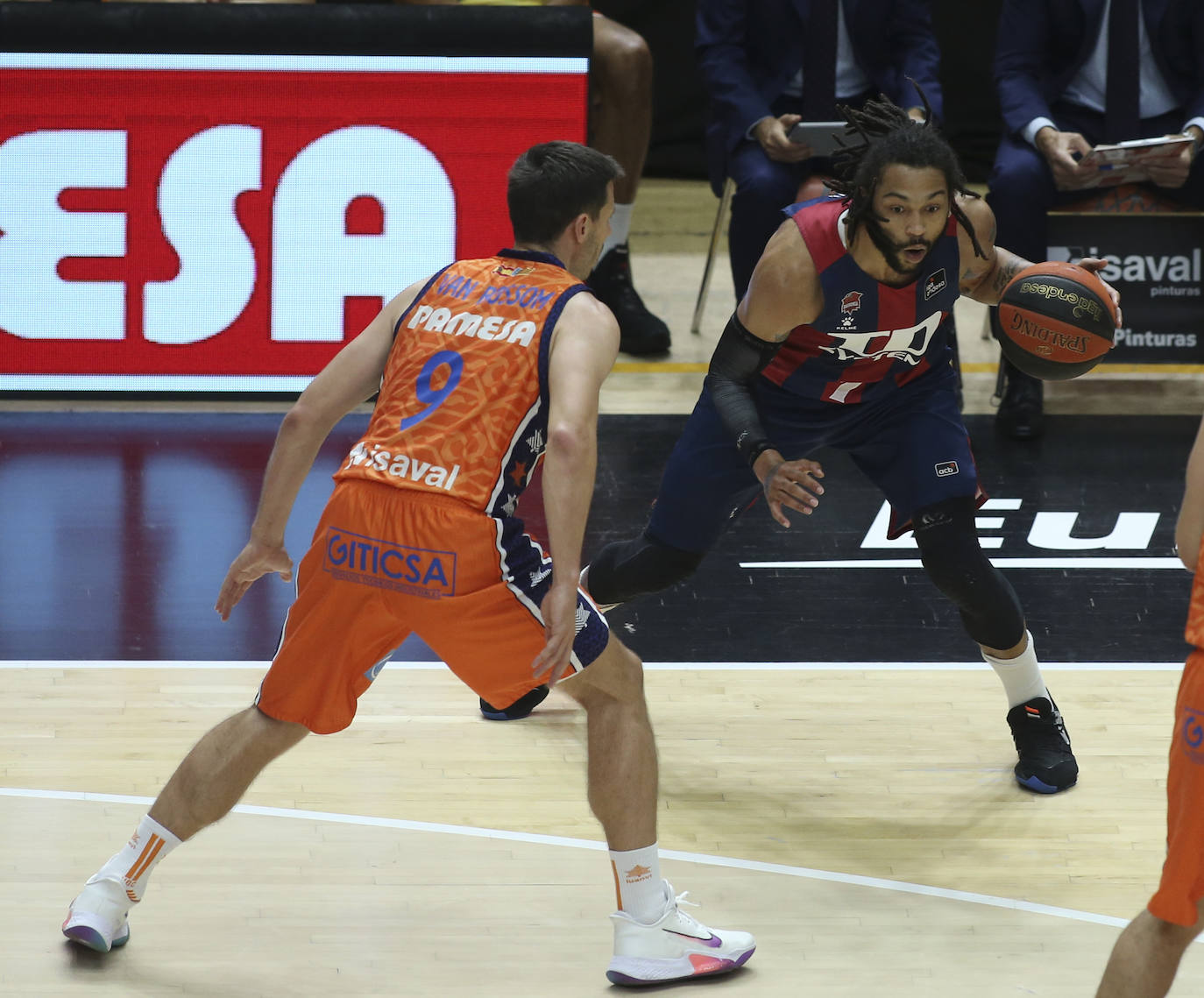 Fotos: Las mejores imágenes del Valencia - Baskonia