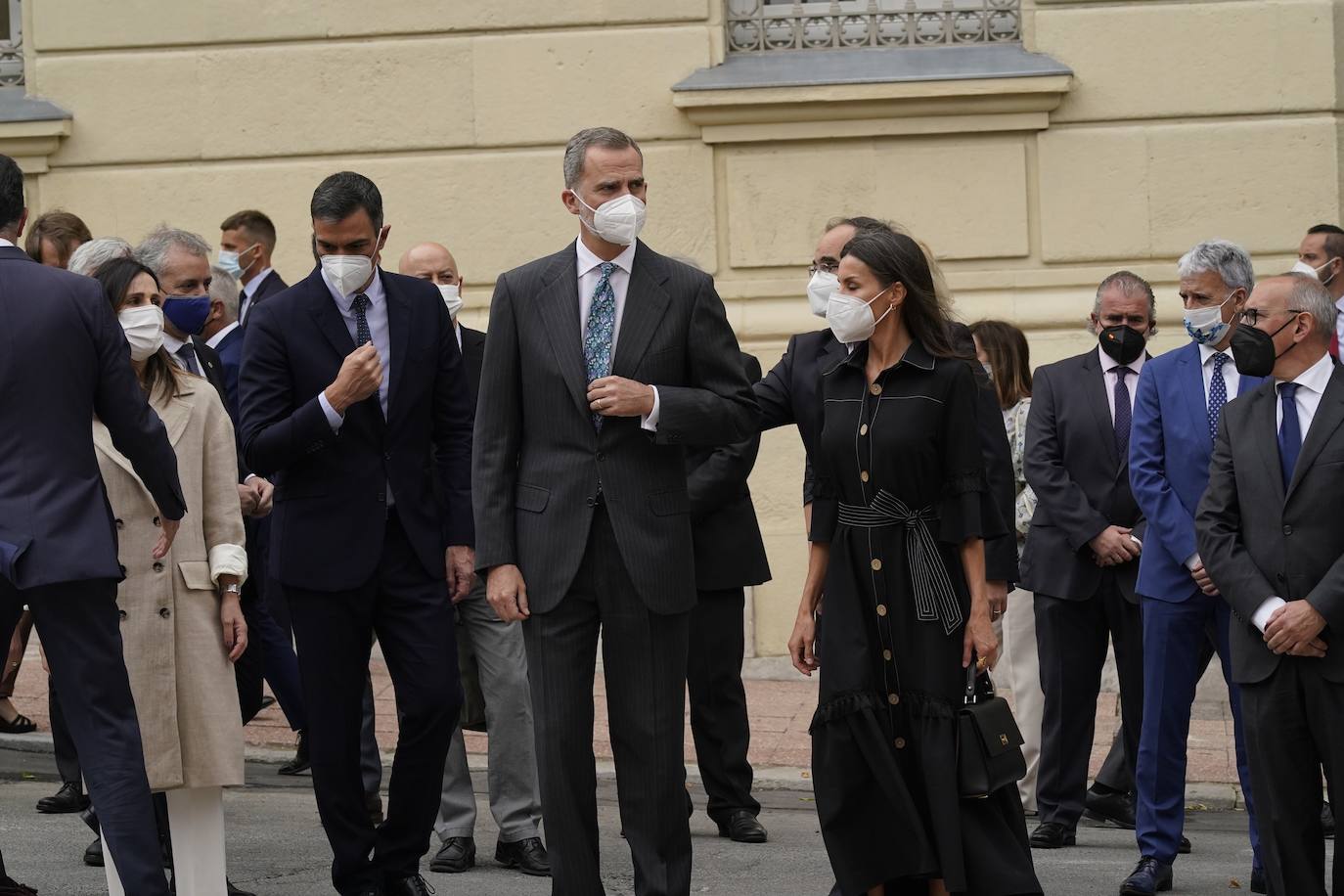Fotos: Todas las imágenes del look de la reina Letizia en Euskadi