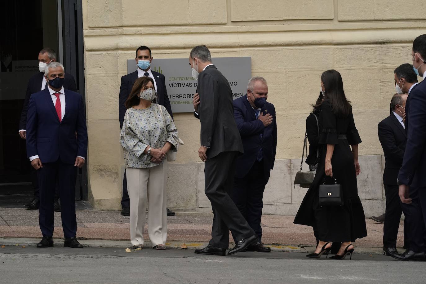 Fotos: Todas las imágenes del look de la reina Letizia en Euskadi