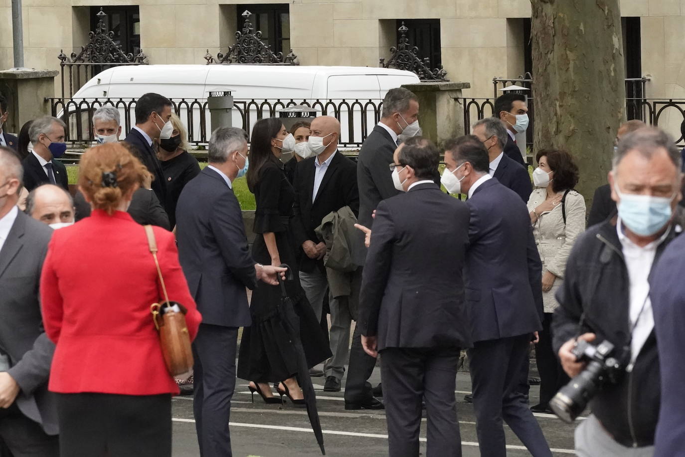 Fotos: Todas las imágenes del look de la reina Letizia en Euskadi