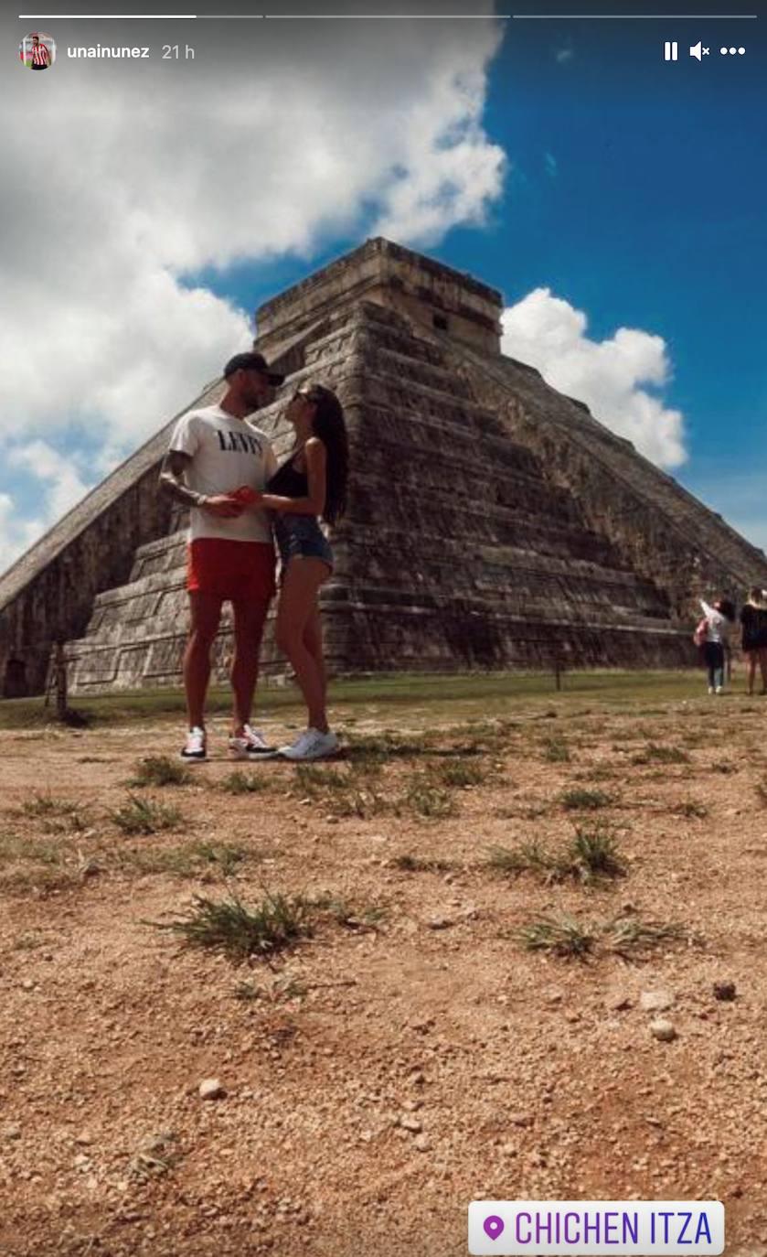 Unai Núñez visita junto con su novia, Cintia Roldán, Chichen Itza, uno de los principales lugares arqueológicos de la península de Yucatán, en México.