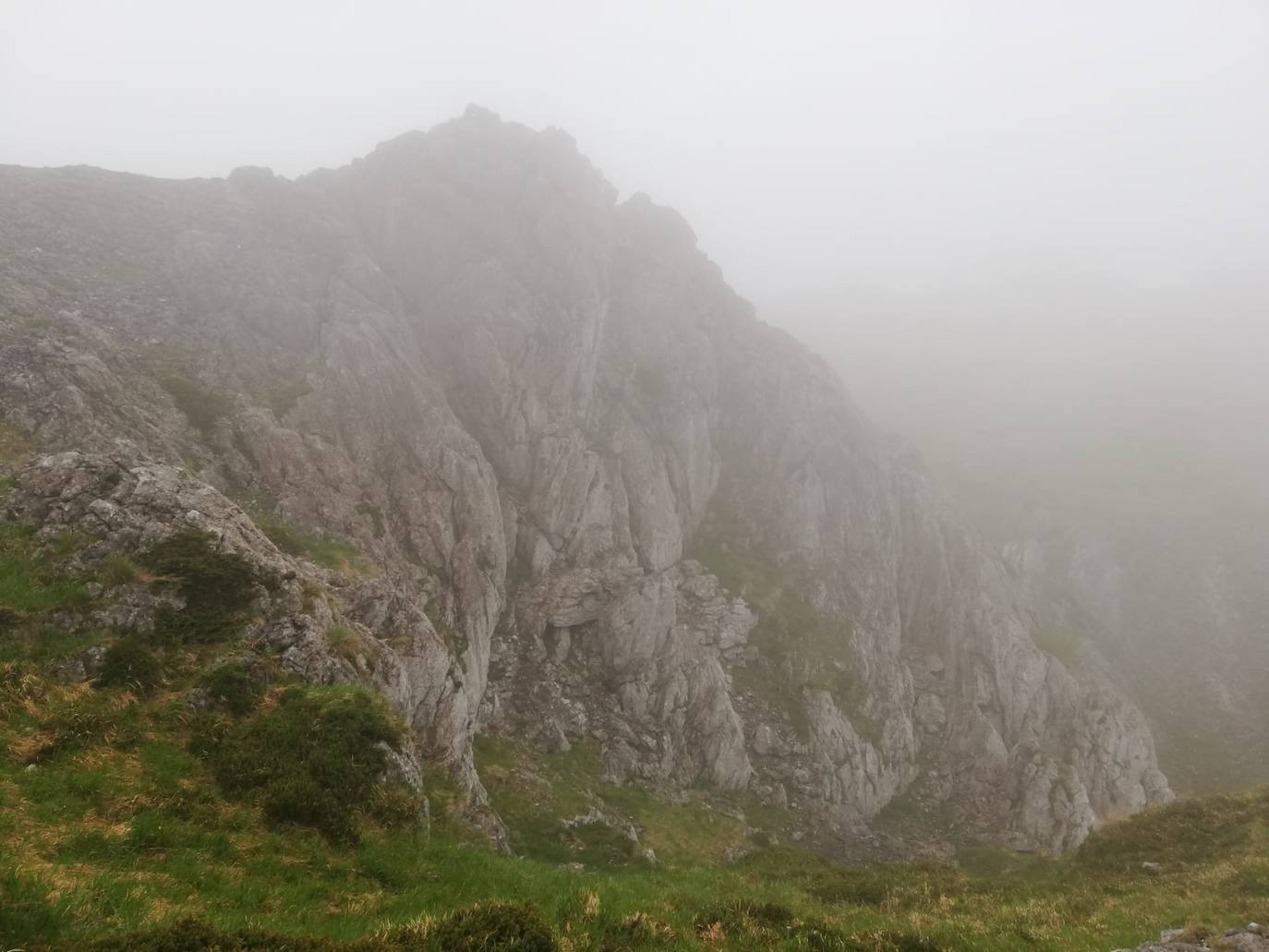 Vista de la zona donde apareció la escultura 'Araba', cuyo original en madera fue realizado en 1962.