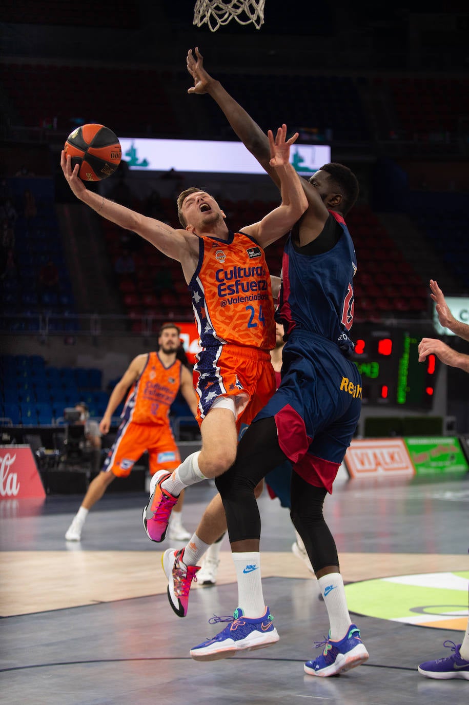 Fotos: Las mejores imágenes del Baskonia - Valencia