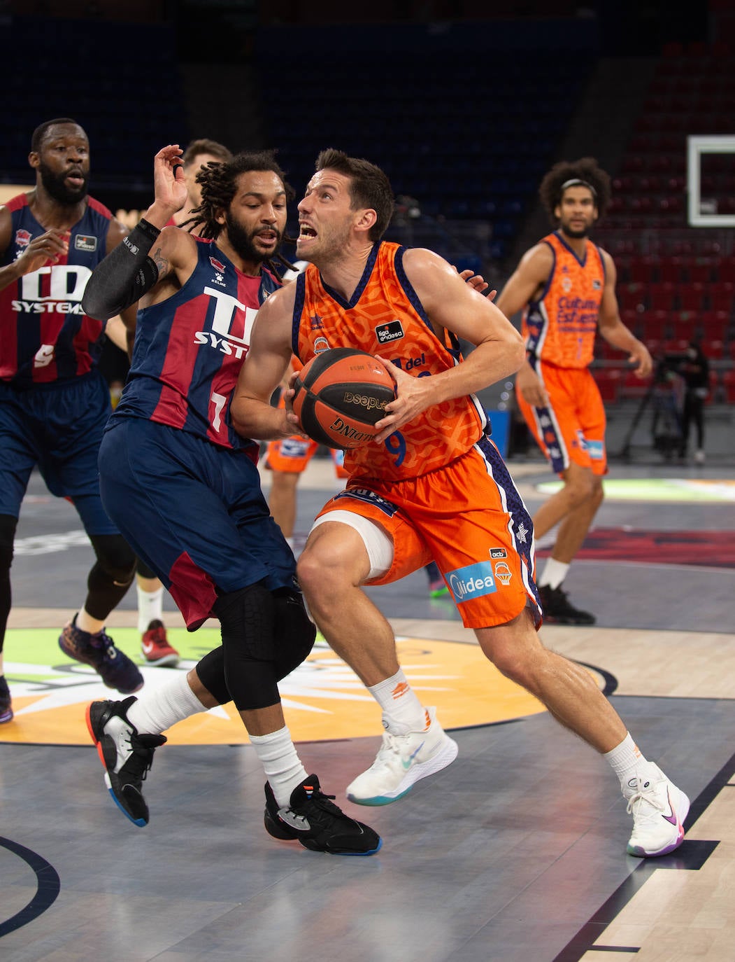 Fotos: Las mejores imágenes del Baskonia - Valencia