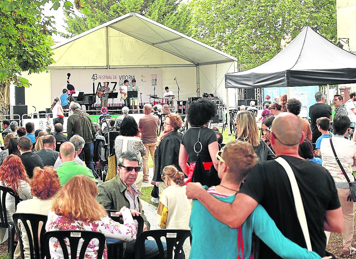 Conciertos de jazz en el Jardín de Falerina. 