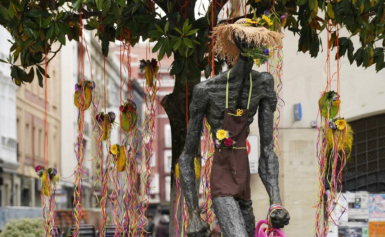 Las esculturas florecen en Vitoria