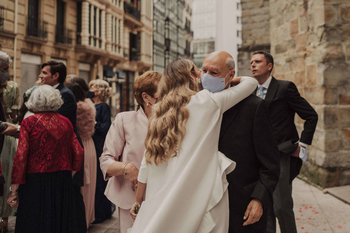 Fotos: Boda de altos vuelos de una azafata y un director turístico en la Iglesia de San Vicente Mártir de Abando