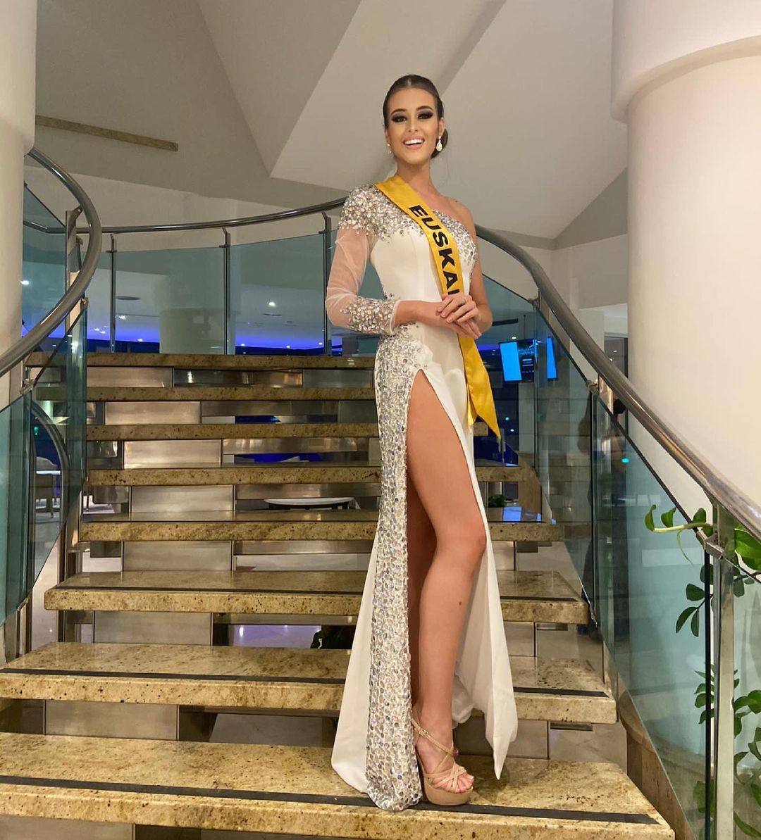 Fotos: Sara Lahidalga, la estudiante de enfermería vitoriana que ha representado a Euskadi en Miss Grand Spain