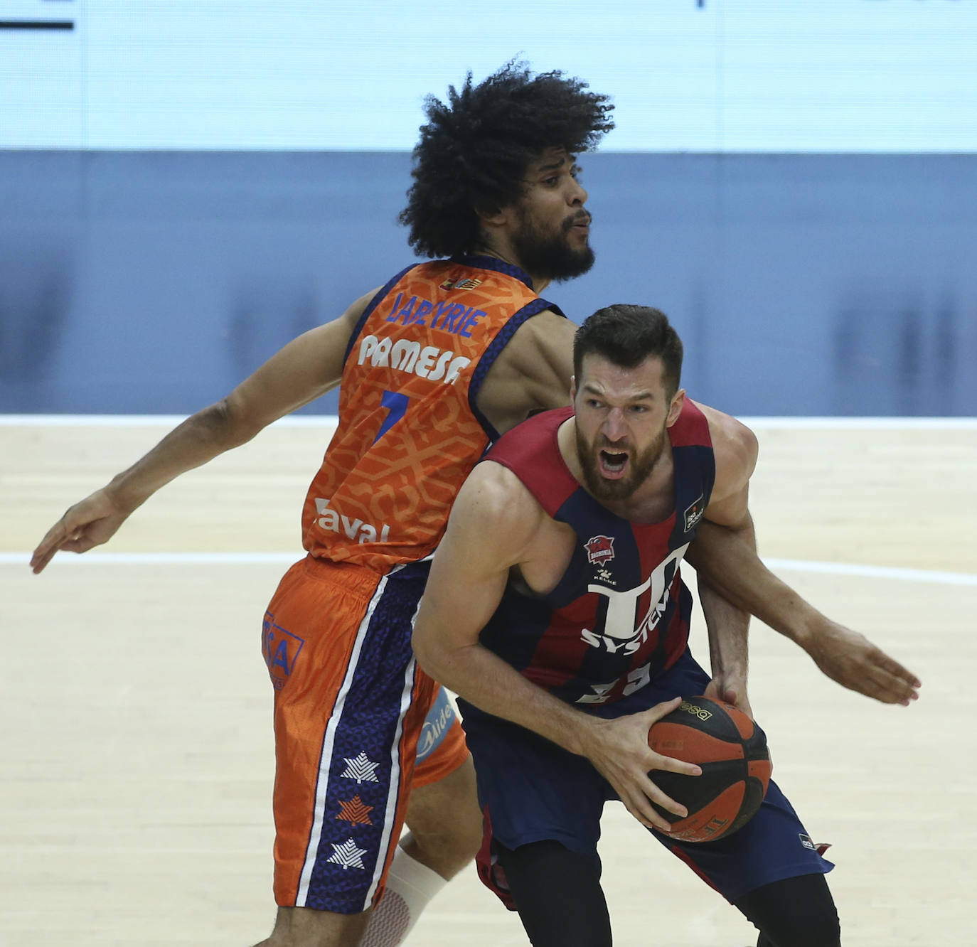 Fotos: Las mejores imágenes del Valencia - Baskonia
