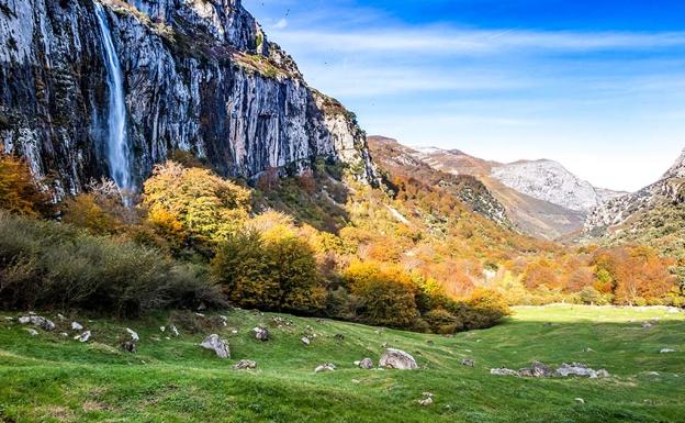 La cascada del Asón es un salto al vacío de 70 metros.