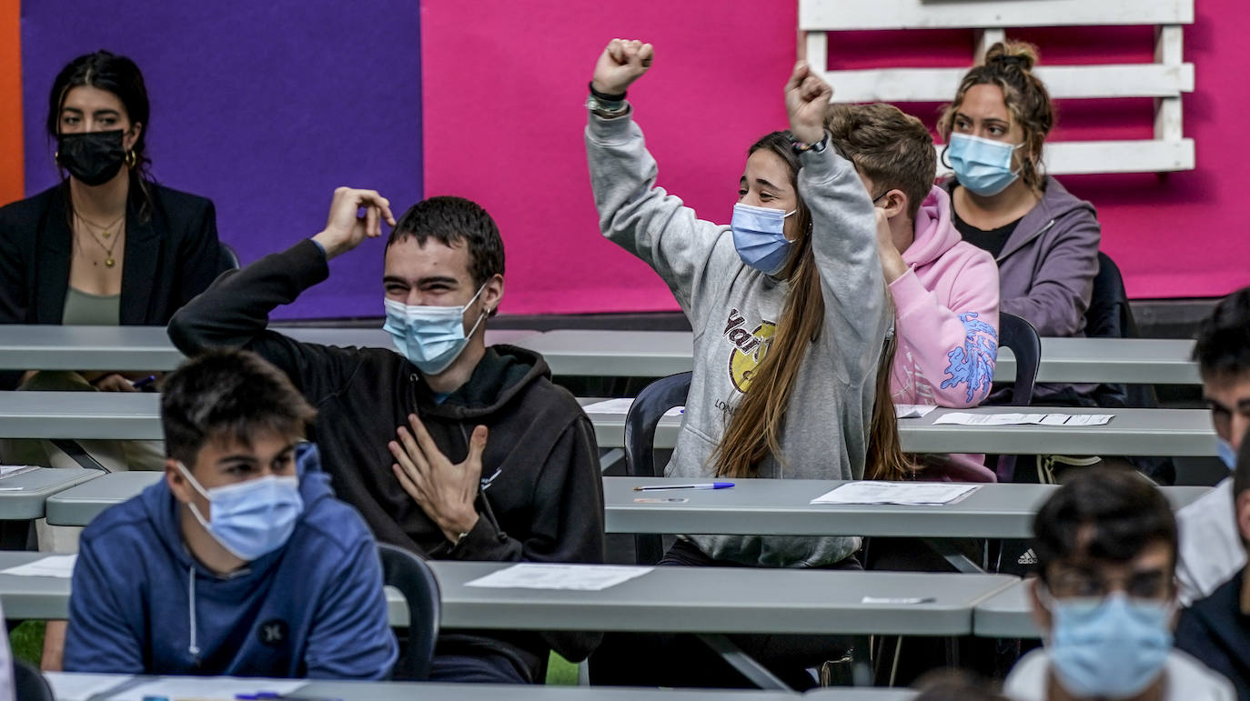 Fotos: Primera jornada de la Selectividad 2021 en Álava