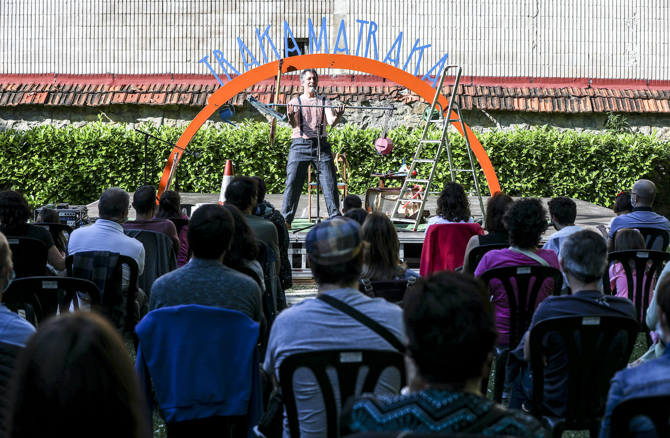 'Matraka ma non troppo' de Trakamatraka en los Jardines del palacio Zulueta