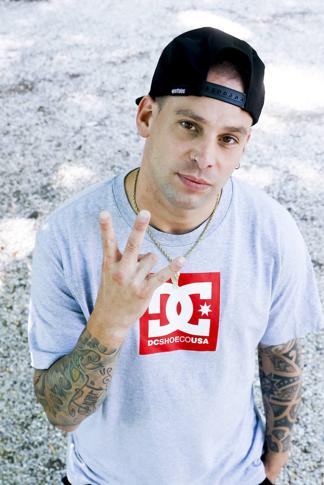 El freestyler Invert, con Vitoria, 'VI'.