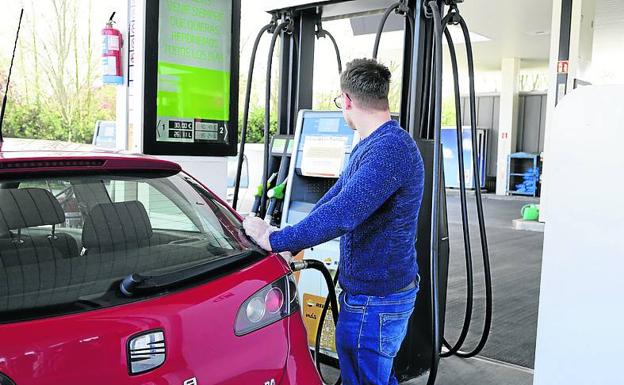 Los precios de las gasolinas experimentan la mayor subida de los últimos siete años