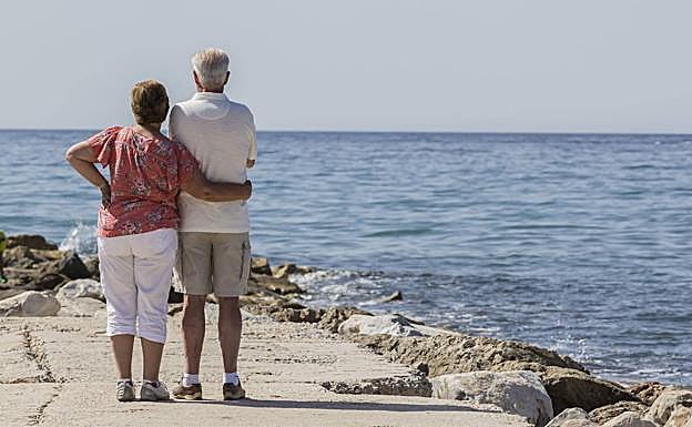 ¿Cuántos viajes del Imserso se pueden hacer al año? ¿Quiénes tienen prioridad?