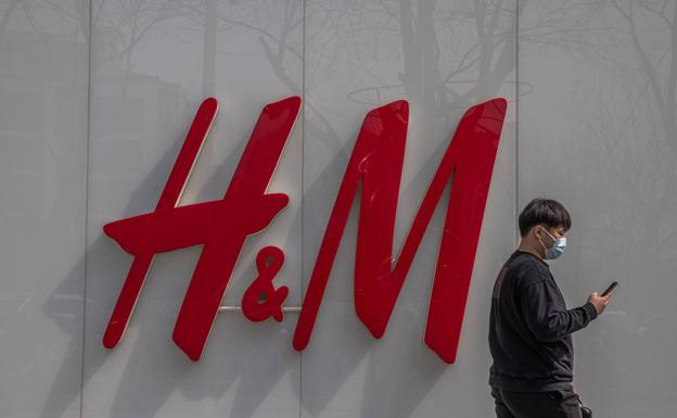 Las trabajadoras de H&M de Euskadi y Navarra desconvocan la huelga tras pactar que no haya despidos