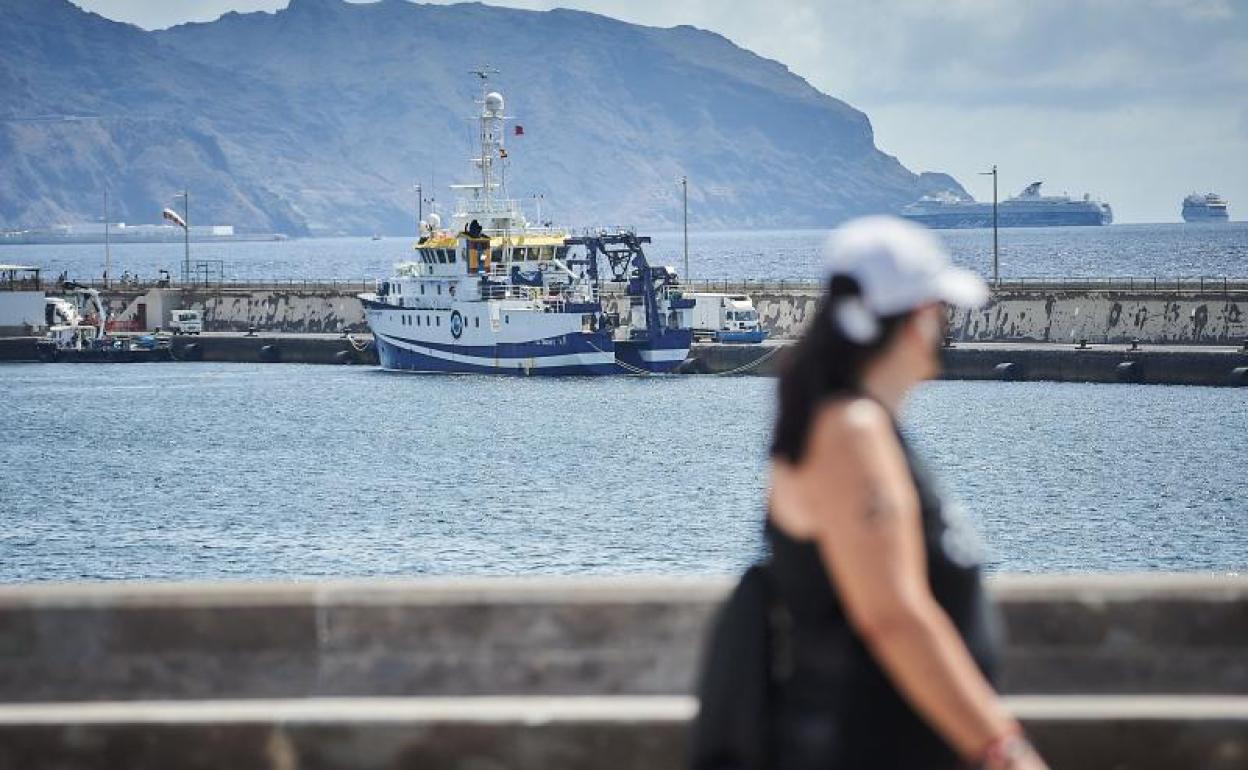 El buque ocenográfico Ángeles Alvariño prosigue con la búsqueda de los cuperos de Anna y Tomás Gimeno.