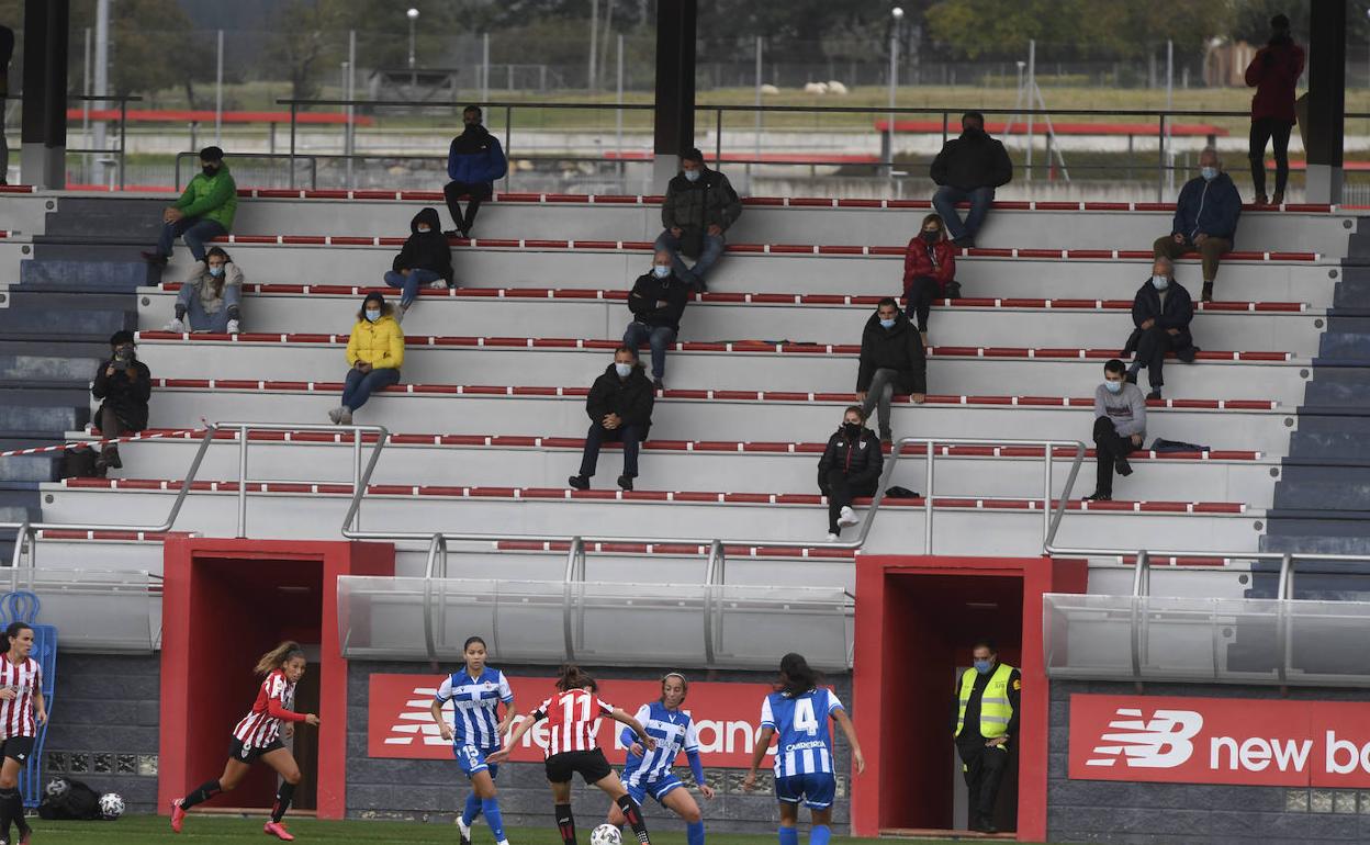 El femenino ya tuvo público en las gradas en octubre.