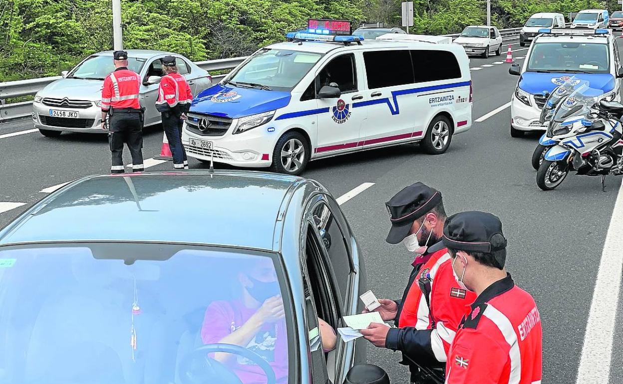 Más de un millón de multas del estado de alarma, pendientes del Constitucional
