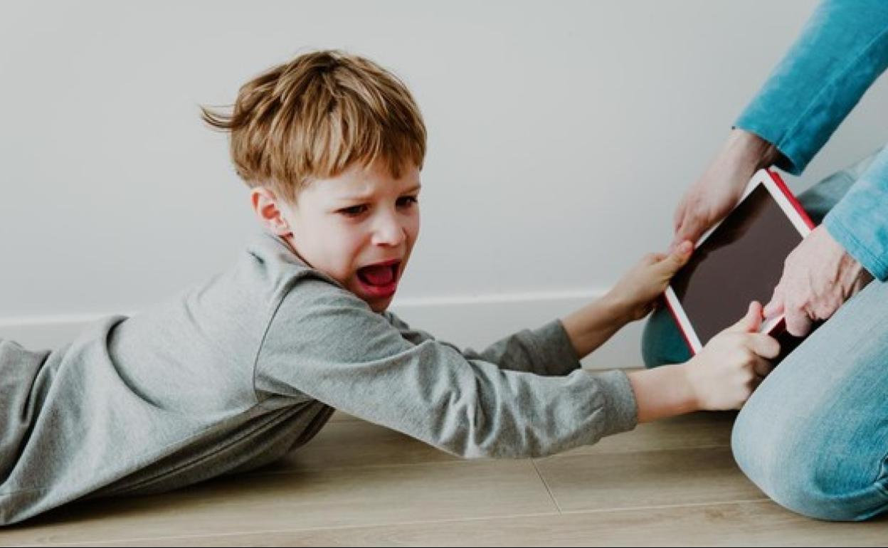 Síntomas adicción a la tecnología en niños y adolescentes: cómo resolver el problema