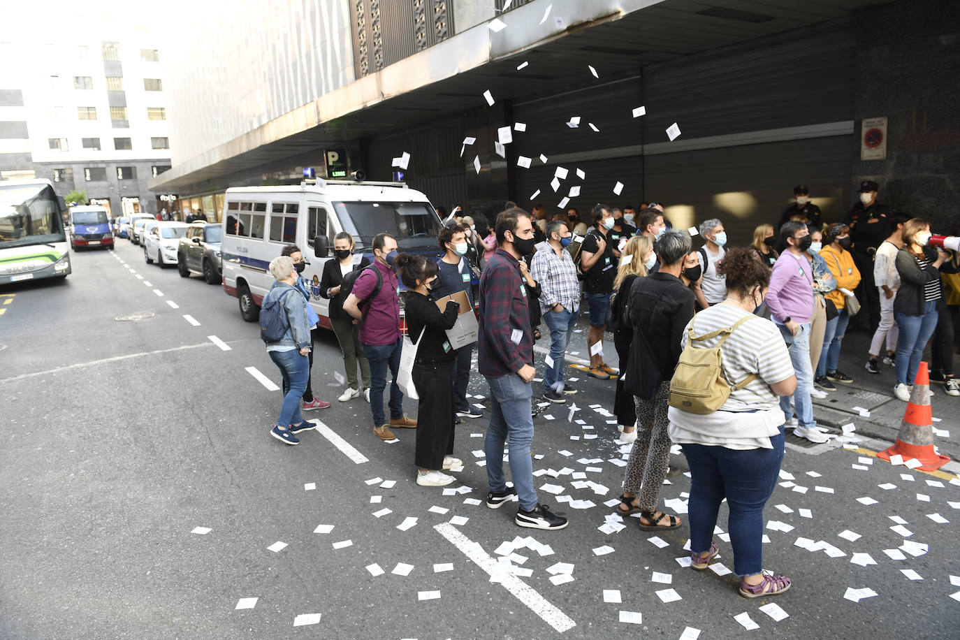 Fotos: Piquetes en el adelanto de las rebajas en Bilbao