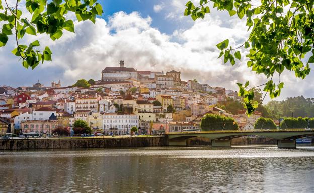 Coimbra, a orillas del Mondego.