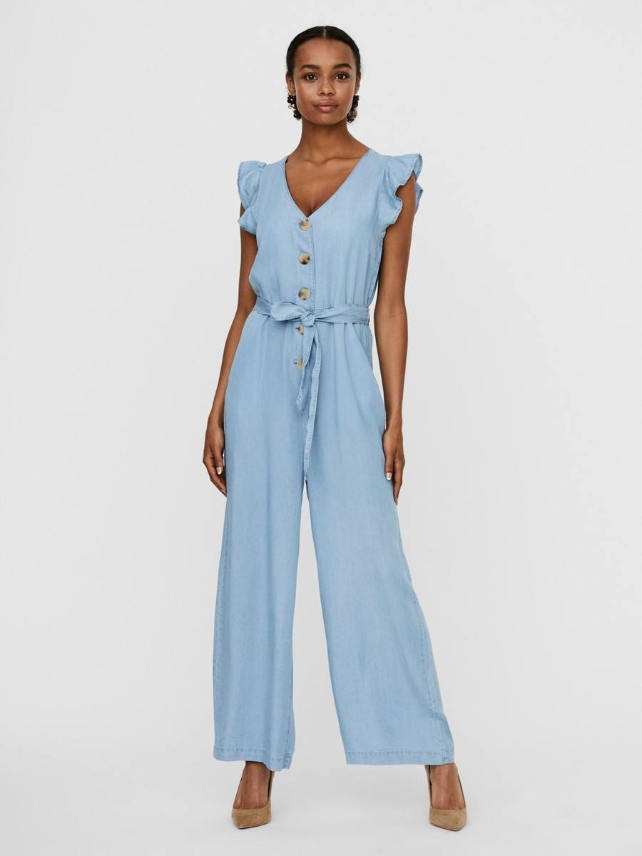 29. Buzo largo azul de la tienda Kokko, ubicada en la calle Zubiaurre número 16, en Ermua. Cuesta 49,99 euros.