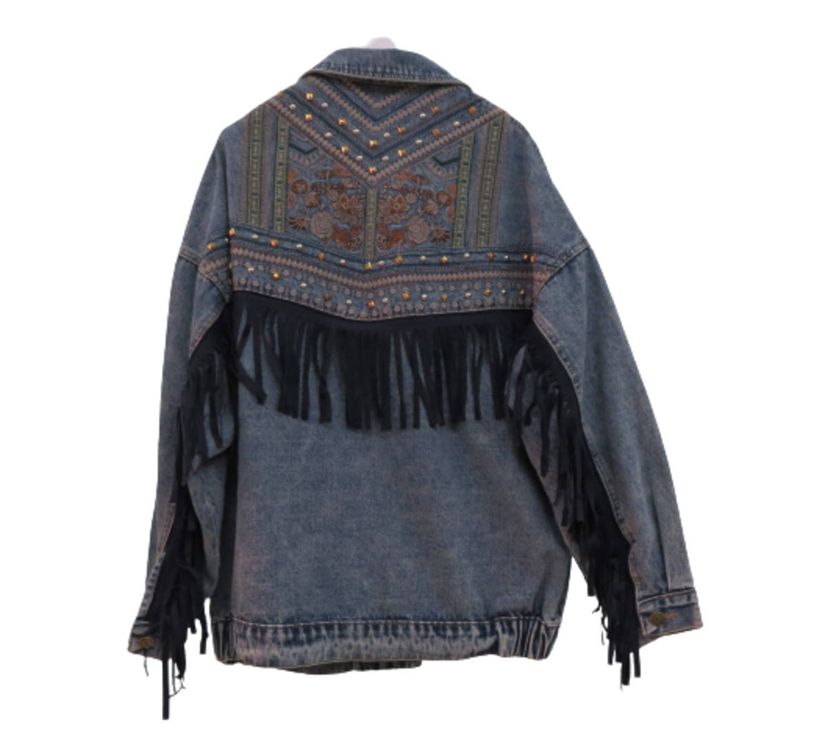 9. Chaqueta vaquera 'oversize' con detalles en la espalda, de la tienda Ojalá, situada en la calle Arteagabeitia número 17, en Barakaldo. Cuesta 59 euros. 