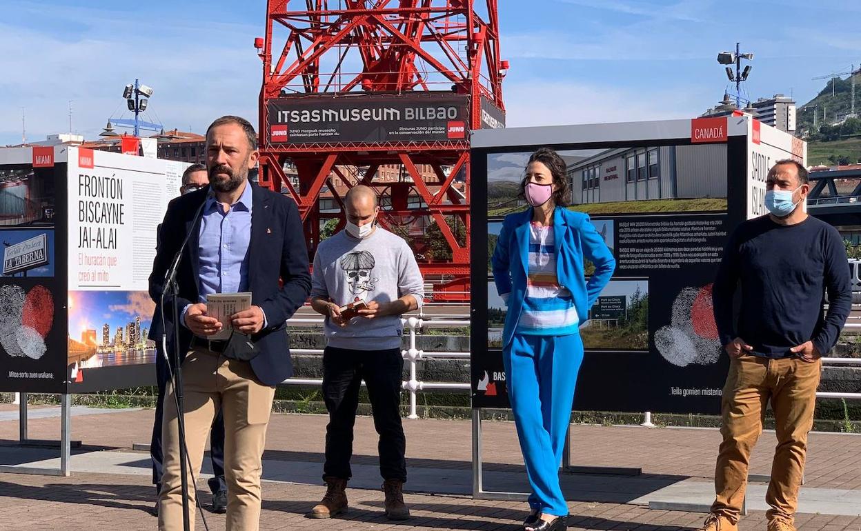 Exposición 'Basque way' en el museo marítimo: Un espía de Urduliz en el FBI y un pelotari en la ley seca, los vascos más intrépidos en América