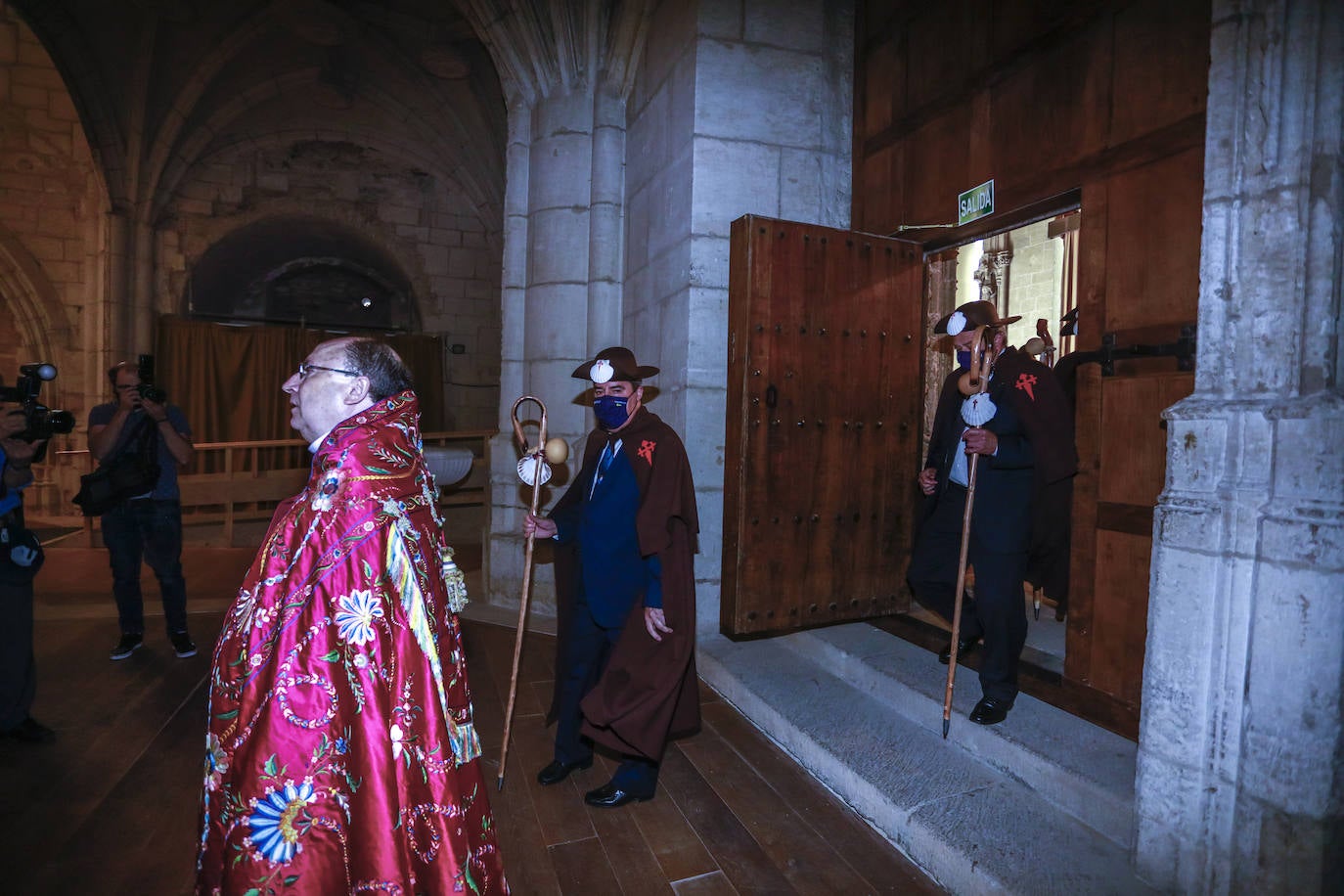 Fotos: La Catedral de Santa María de Vitoria abre la Puerta Santa con motivo del Año Xacobeo