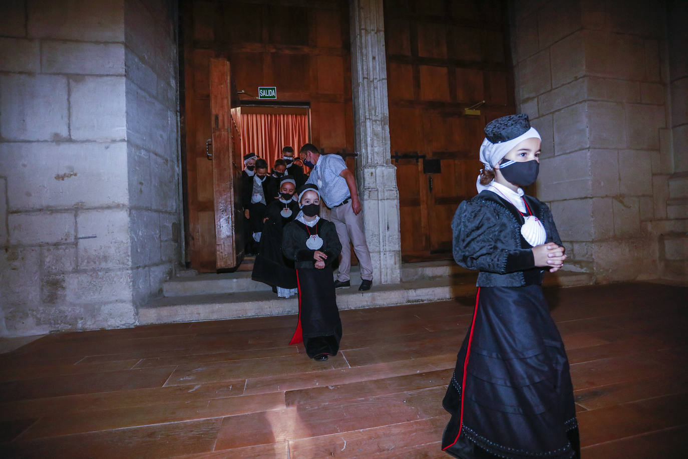 Fotos: La Catedral de Santa María de Vitoria abre la Puerta Santa con motivo del Año Xacobeo