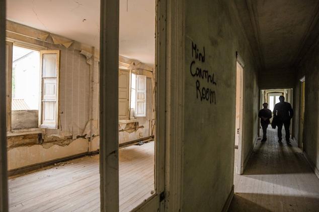 Con más de 5.000 metros cuadrados, el complejo todavía tiene muchas zonas sin adecentar.