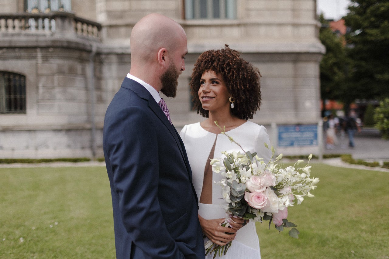 Fotos: La boda de Sonji e Iker en el Ayuntamiento de Bilbao