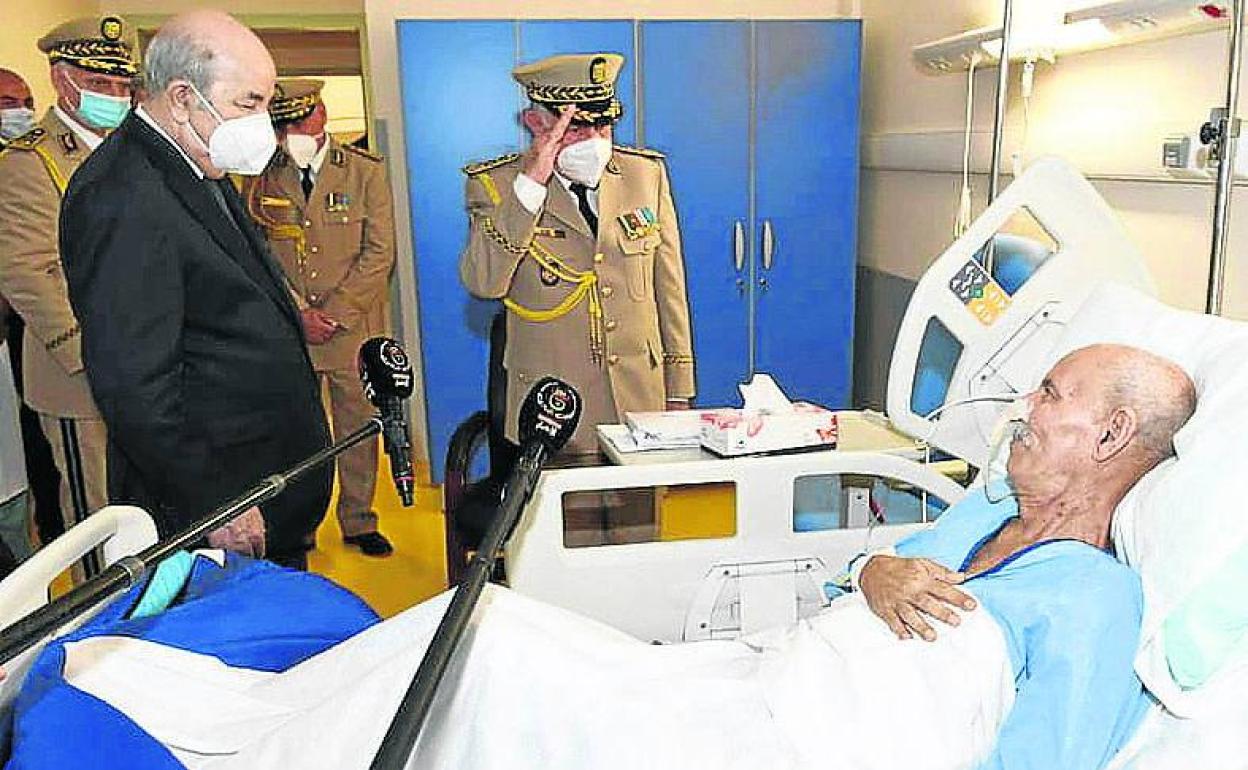 Brahim Ghali en un hospital militar de Argelia tras abandonar España. 