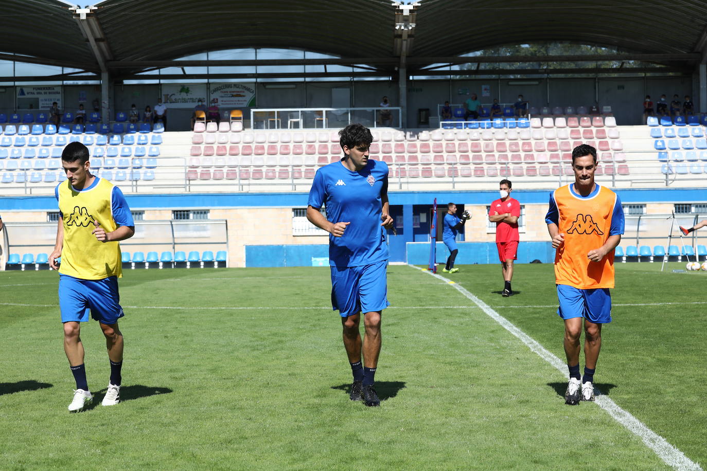 Fotos: Primer entrenamiento de Mikel San Jose en el Amorebieta
