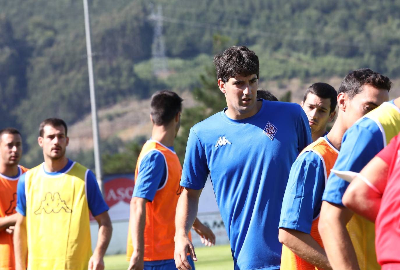 Fotos: Primer entrenamiento de Mikel San Jose en el Amorebieta