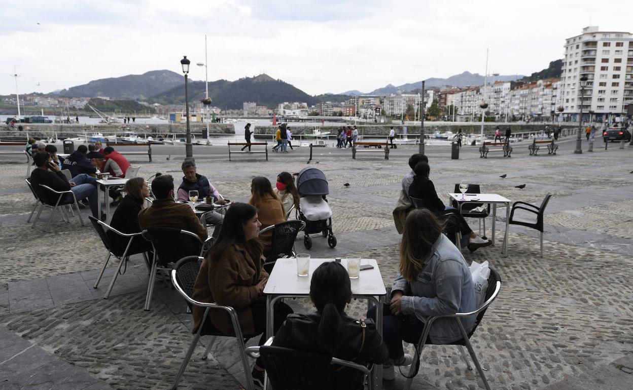 Cantabria anunciará el martes nuevas medidas «que afectarán a todos para cortar la transmisión»