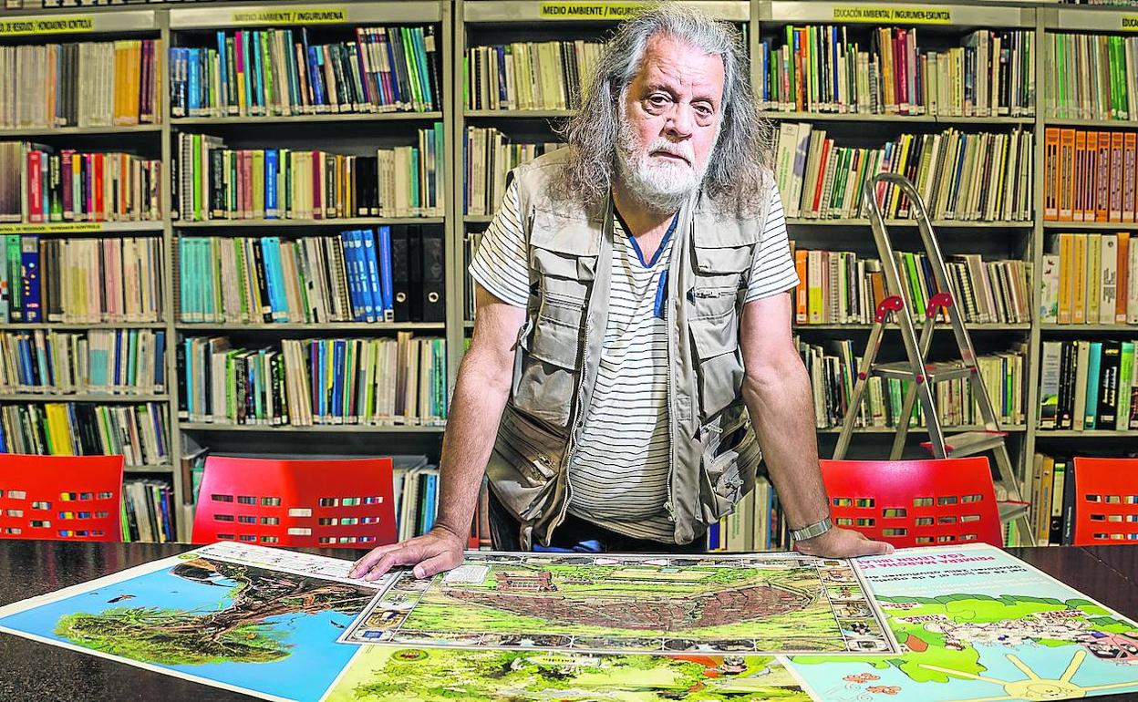 En la biblioteca Gaia, con el mayor fondo de libros y documentación sobre ecología de España. 