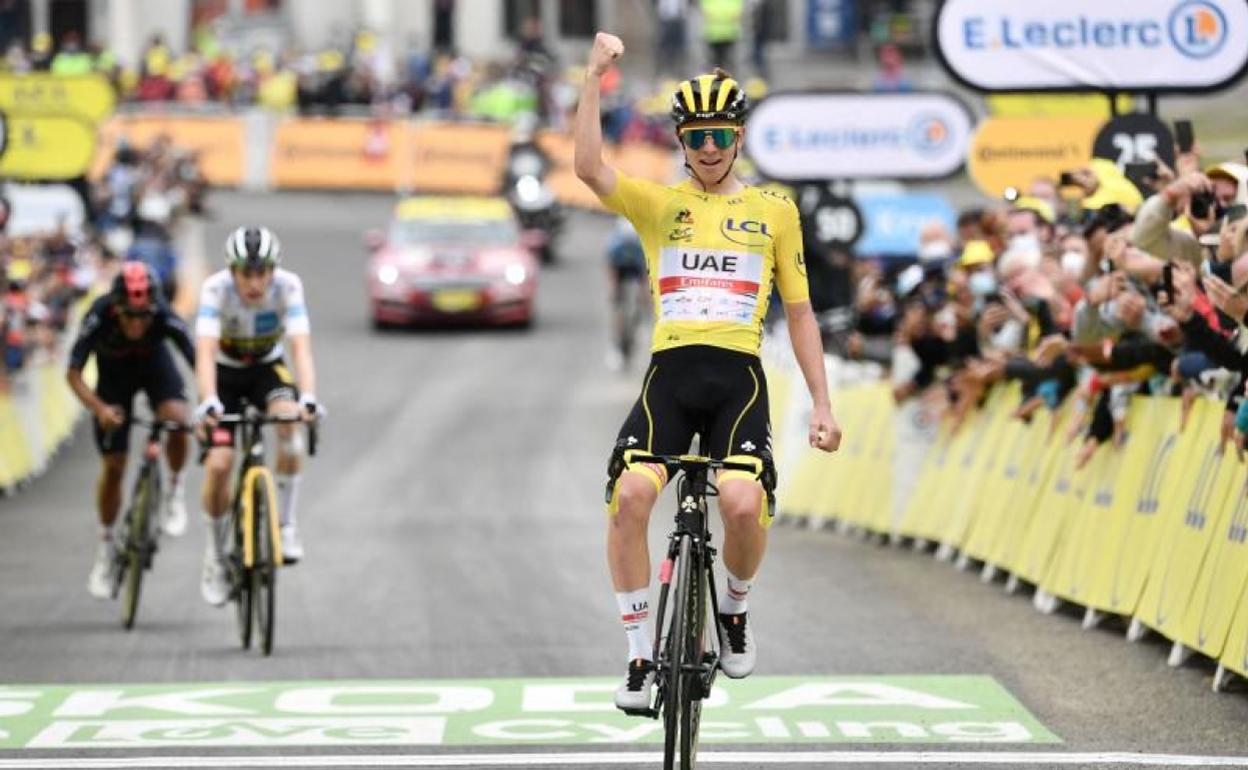 Pogacar entre por delante de Vingegaard, Carapaz y Mas en Luz Ardiden. 