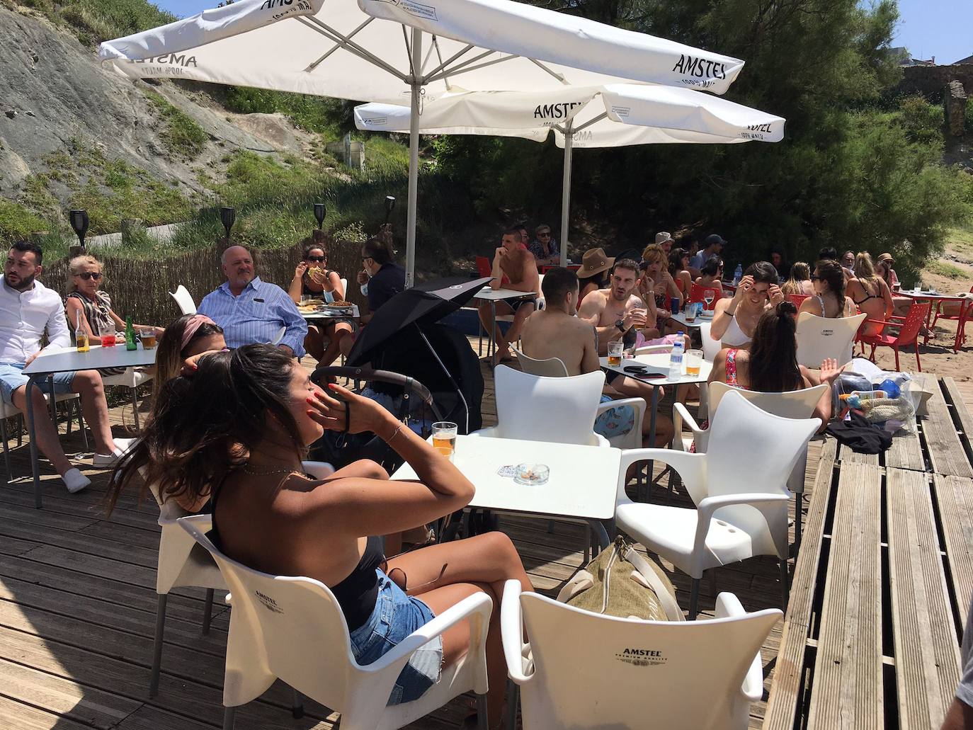 Fotos: Así lucen las playas de Las Arenas y Arrigunaga este domingo