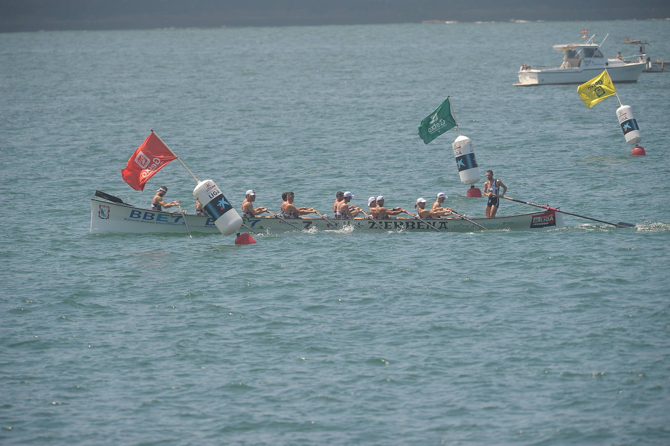 Fotos: Zierbena se lleva la Ikurriña de Getxo