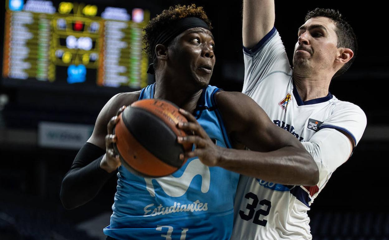 Ángel Delgado, en un partido con Estudiantes. 
