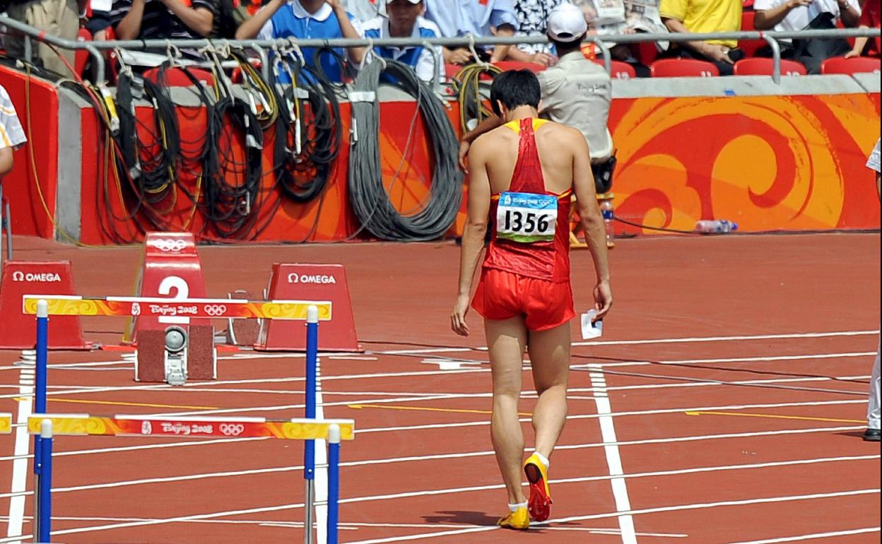 Liu Xiang, tras su abandono en Pekín'08.