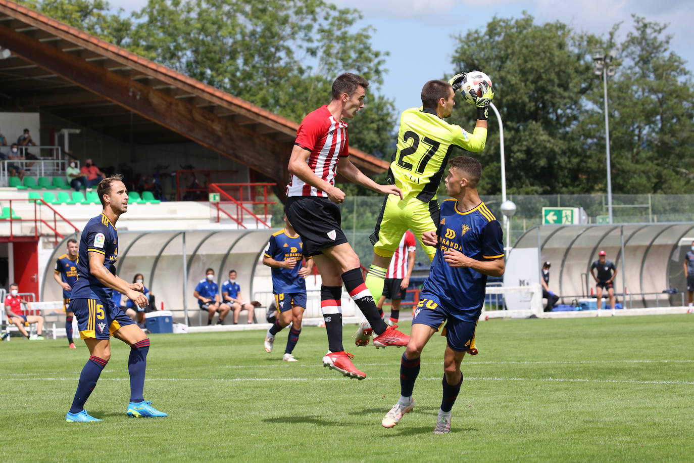 Fotos: Imágenes del partido del Bilbao Athletic vs el Mirandés