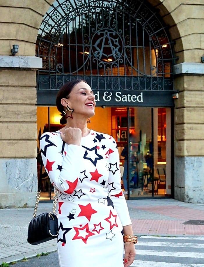 Fotos: Amaia, la periodista que no pasa desapercibida en Bilbao con sus looks asequibles y