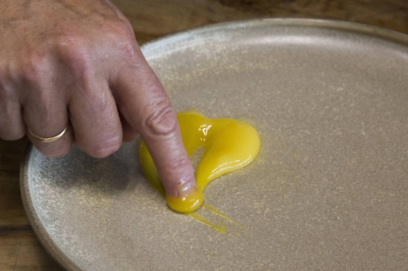 Fotos: Así es el recorrido del huevo ecológico desde el campo hasta nuestro plato