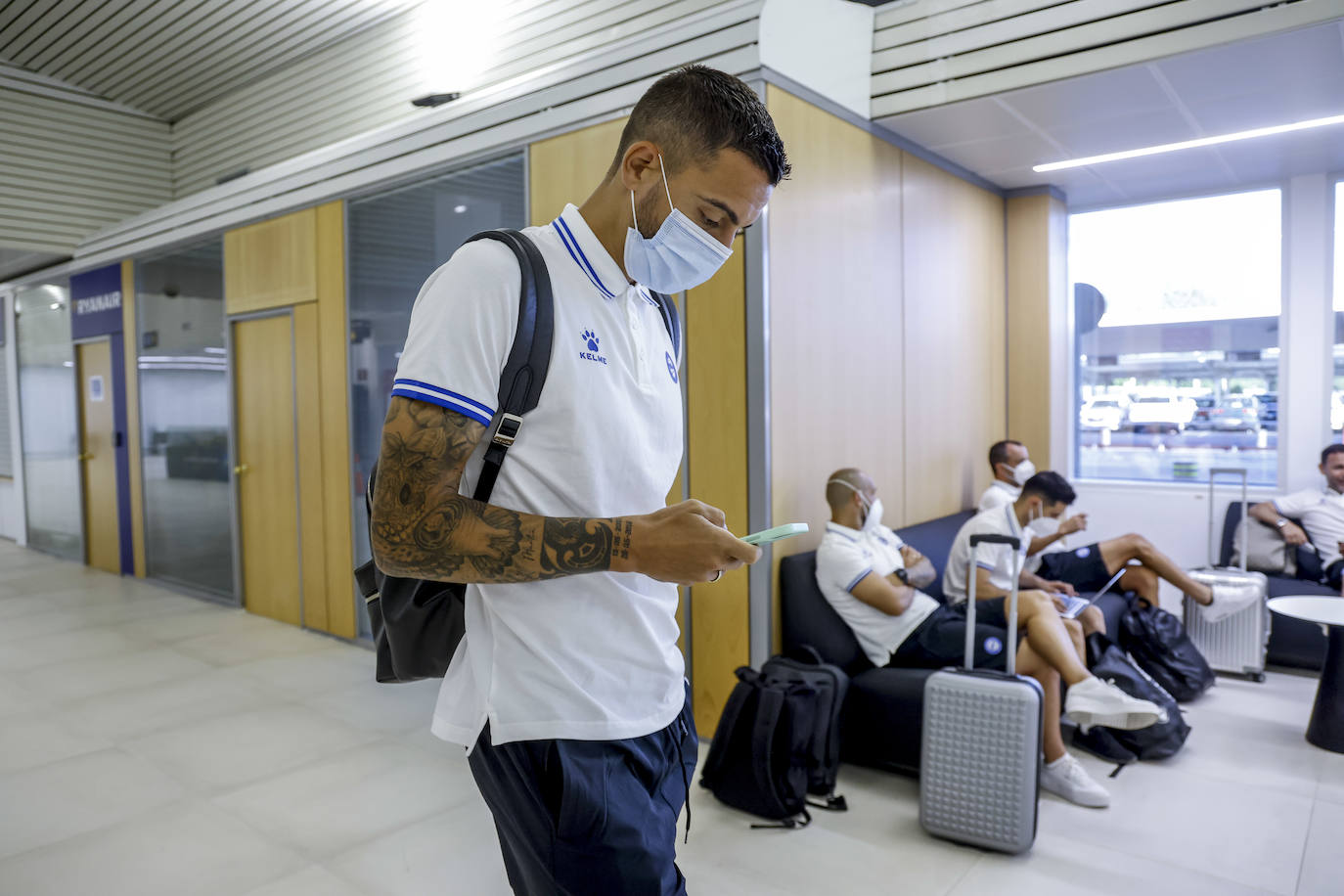 Fotos: El Alavés pone rumbo a La Manga