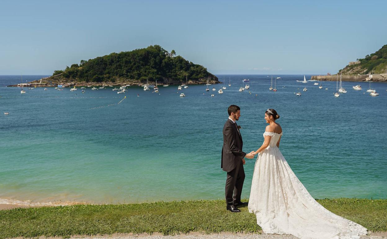 La boda de cuento de una diseñadora vasca y un jugador de baloncesto